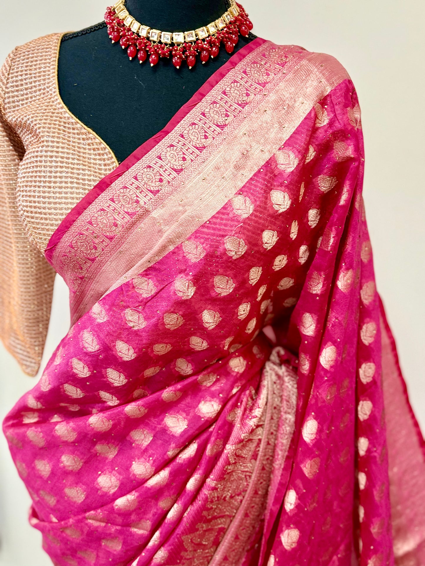 Graceful Pink Soft Tissue Banarasi Saree with Sorakshi Detailing (Includes Stitched Blouse)