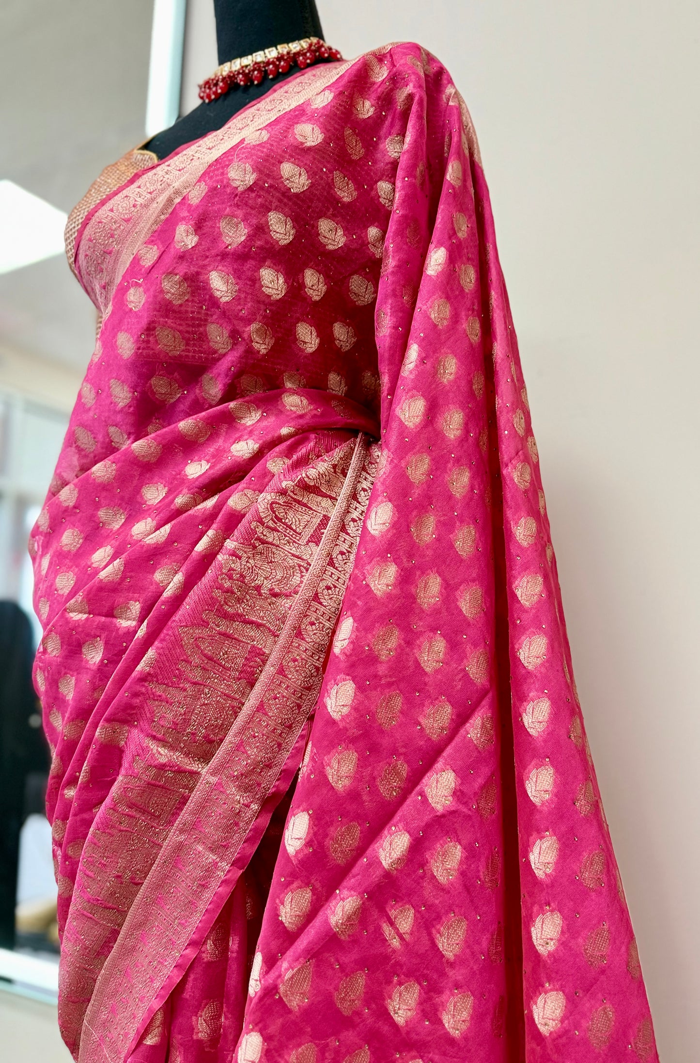 Graceful Pink Soft Tissue Banarasi Saree with Sorakshi Detailing (Includes Stitched Blouse)